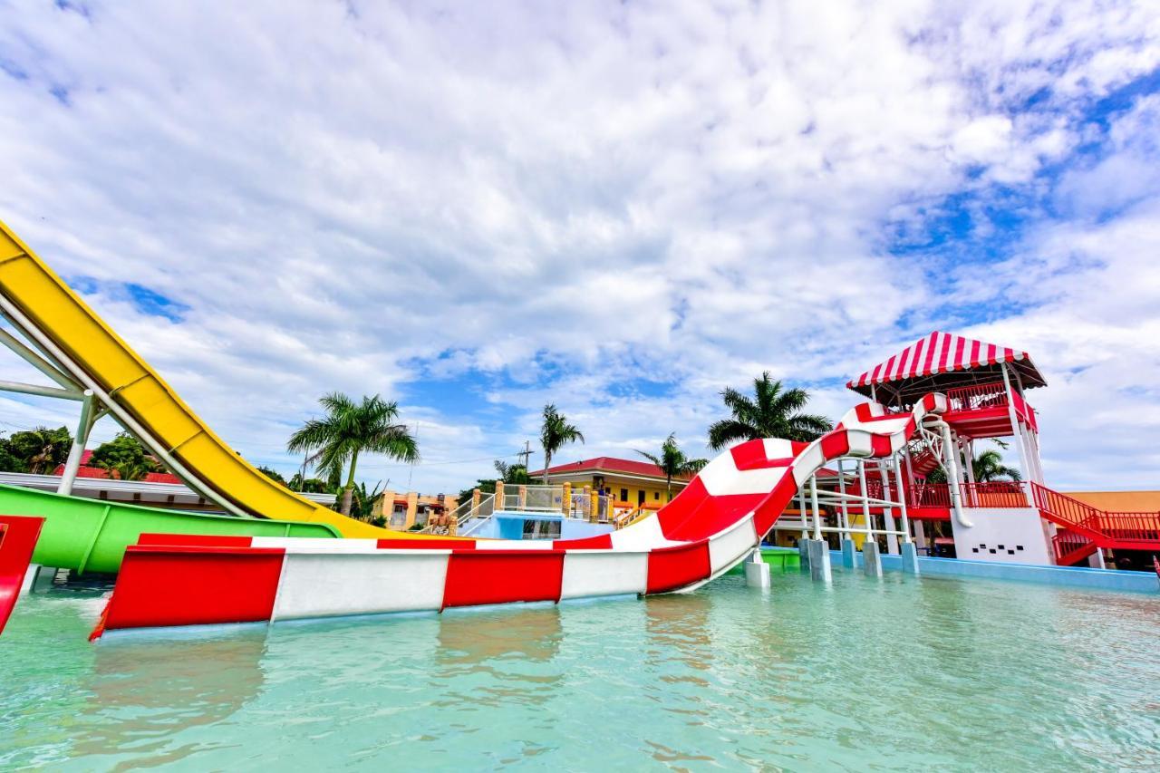 Eon Centennial Resort Hotel & Waterpark Iloilo City Kültér fotó