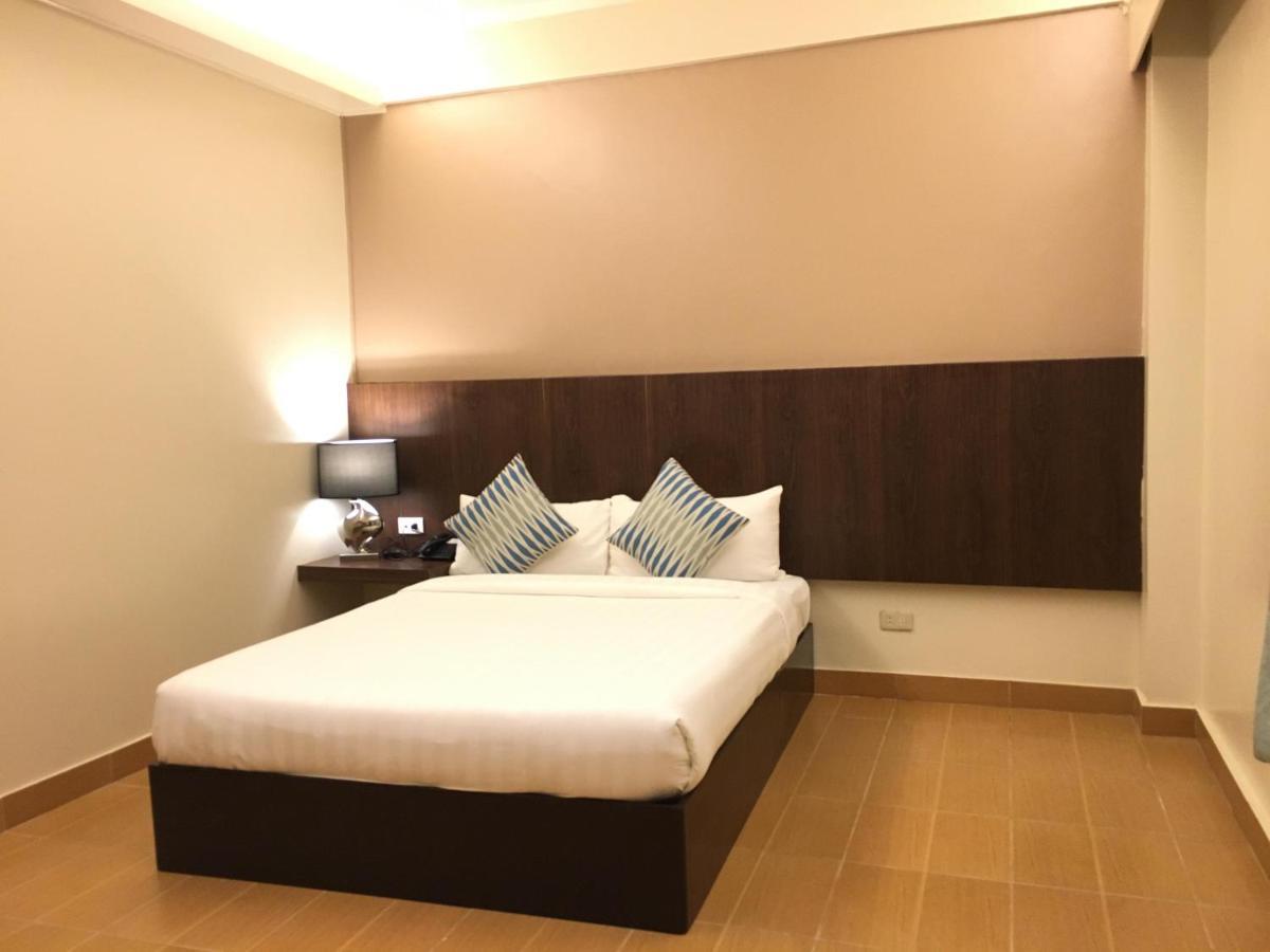 Eon Centennial Resort Hotel & Waterpark Iloilo City Kültér fotó